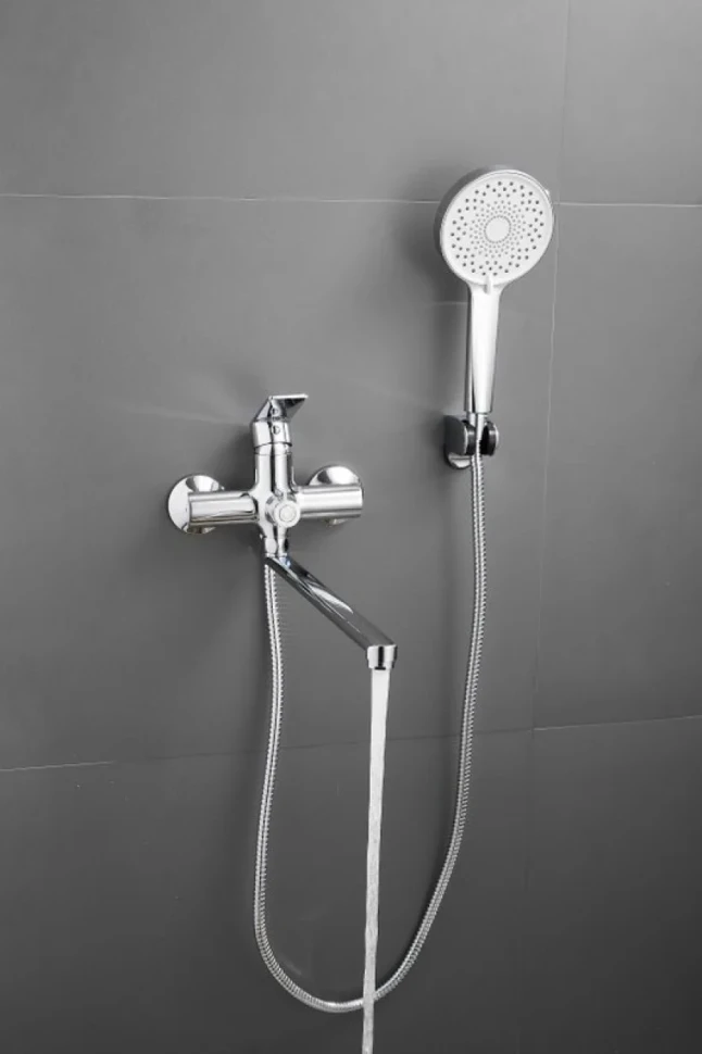 Смеситель с длинным изливом для ванны BELZ B679 B22679 хром