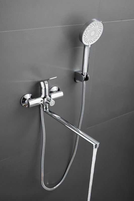 Смеситель с длинным изливом для ванны BELZ B679 B22679 хром