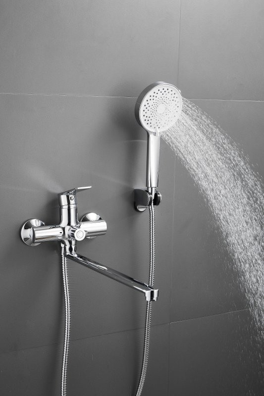 Смеситель с длинным изливом для ванны BELZ B679 B22679 хром