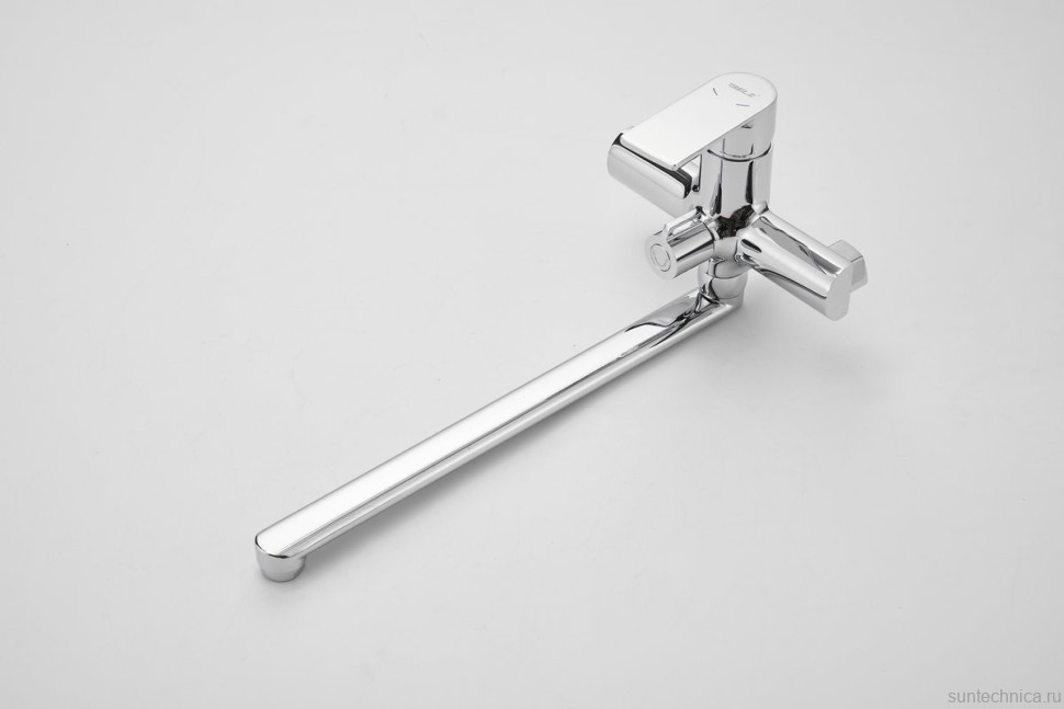 Смеситель с длинным изливом для ванны BELZ B679 B22679 хром