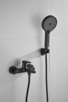 Смеситель для ванны с душем BELZ B713 B61713-7 черный Смеситель для ванны с душем BELZ B713 B61713-7 черный