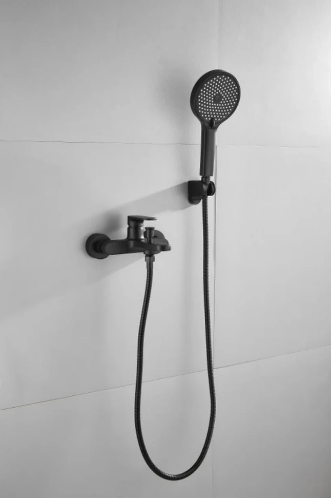 Смеситель для ванны с душем BELZ B713 B61713-7 черный