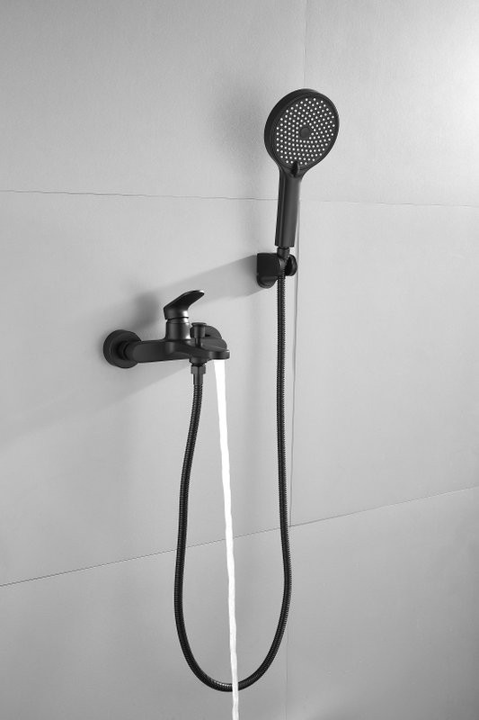 Смеситель для ванны с душем BELZ B713 B61713-7 черный