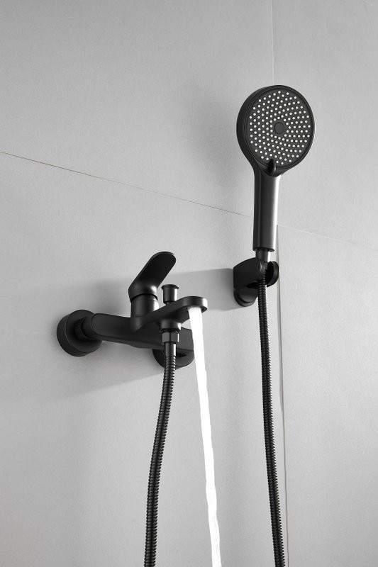 Смеситель для ванны с душем BELZ B713 B61713-7 черный