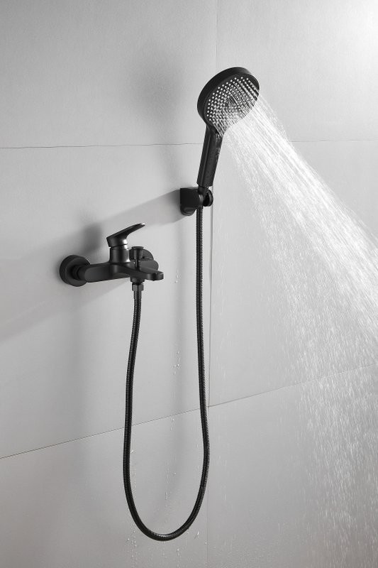 Смеситель для ванны с душем BELZ B713 B61713-7 черный