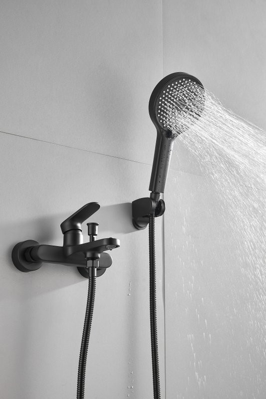 Смеситель для ванны с душем BELZ B713 B61713-7 черный