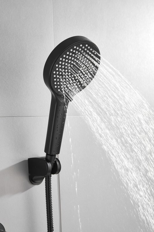 Смеситель для ванны с душем BELZ B713 B61713-7 черный