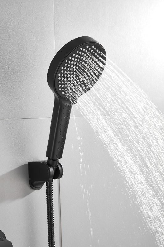 Смеситель для ванны с душем BELZ B713 B61713-7 черный