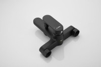 Смеситель для ванны с душем BELZ B713 B61713-7 черный Смеситель для ванны с душем BELZ B713 B61713-7 черный