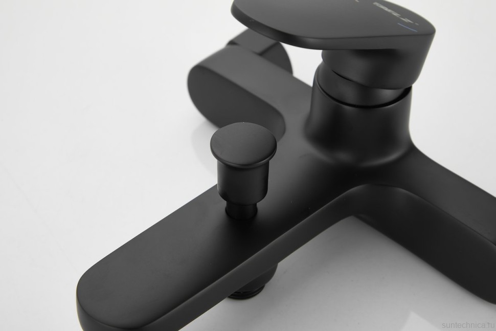 Смеситель для ванны с душем BELZ B713 B61713-7 черный