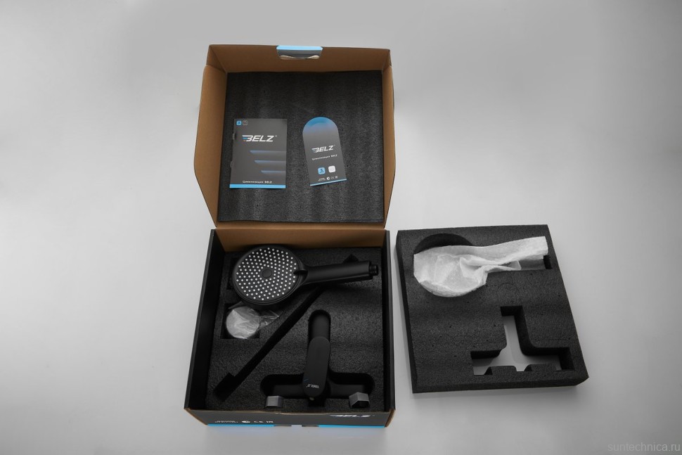 Смеситель для ванны с душем BELZ B713 B61713-7 черный