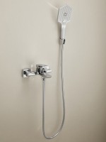 Смеситель для ванны с душем Haiba HB60726 хром Смеситель для ванны с душем Haiba HB60726 хром