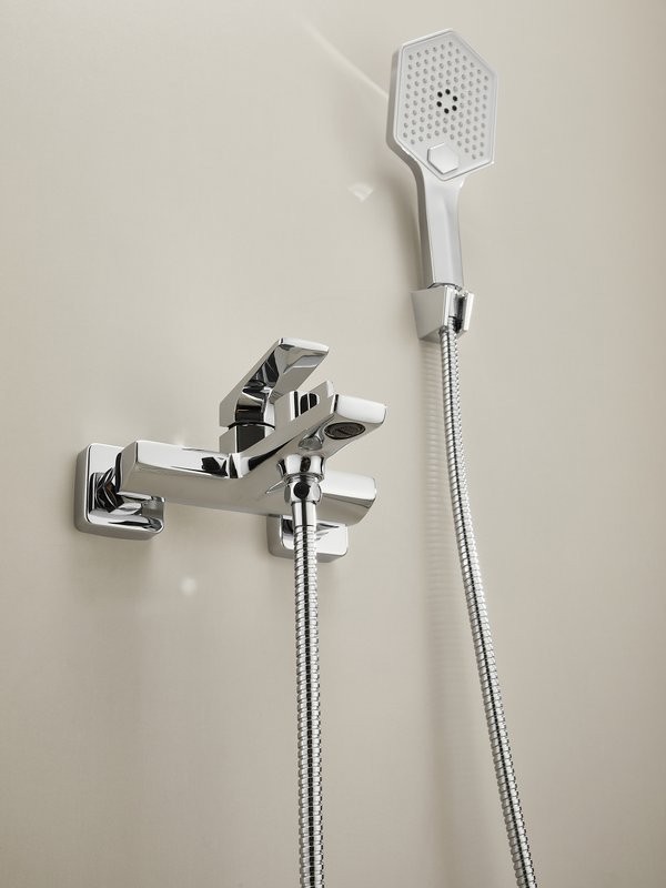 Смеситель для ванны с душем Haiba HB60726 хром