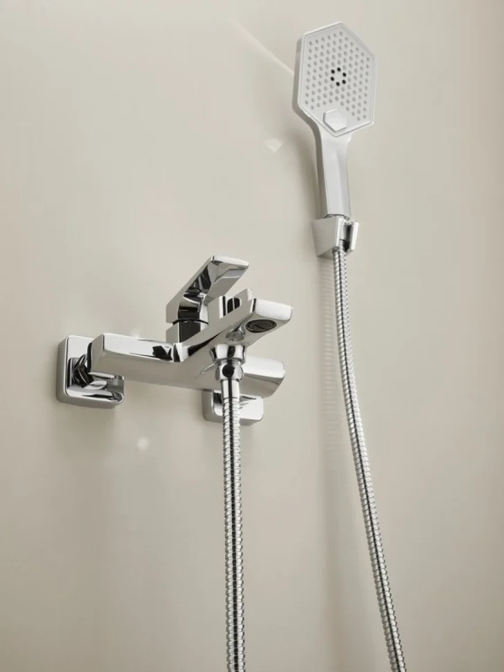 Смеситель для ванны с душем Haiba HB60726 хром