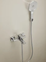 Смеситель для ванны с душем Haiba HB60726 хром Смеситель для ванны с душем Haiba HB60726 хром