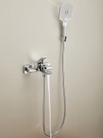Смеситель для ванны с душем Haiba HB60726 хром Смеситель для ванны с душем Haiba HB60726 хром