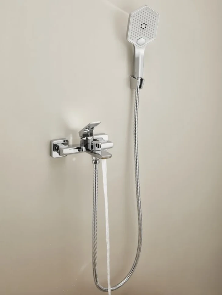 Смеситель для ванны с душем Haiba HB60726 хром