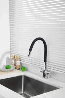 Смеситель для кухни BELZ B814 B76814 с гибким изливом, хром, черный