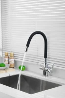 Смеситель для кухни BELZ B814 B76814 с гибким изливом, хром, черный