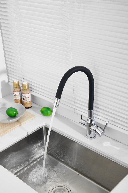 Смеситель для кухни BELZ B814 B76814 с гибким изливом, хром, черный