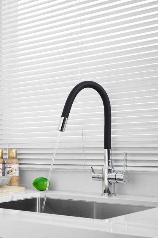 Смеситель для кухни BELZ B814 B76814 с гибким изливом, хром, черный