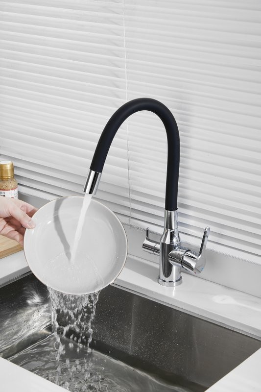 Смеситель для кухни BELZ B814 B76814 с гибким изливом, хром, черный