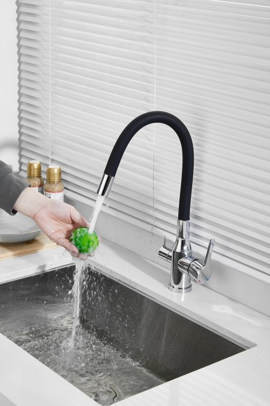 Смеситель для кухни BELZ B814 B76814 с гибким изливом, хром, черный