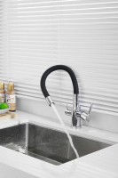 Смеситель для кухни BELZ B814 B76814 с гибким изливом, хром, черный