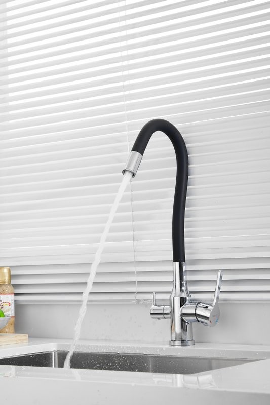 Смеситель для кухни BELZ B814 B76814 с гибким изливом, хром, черный