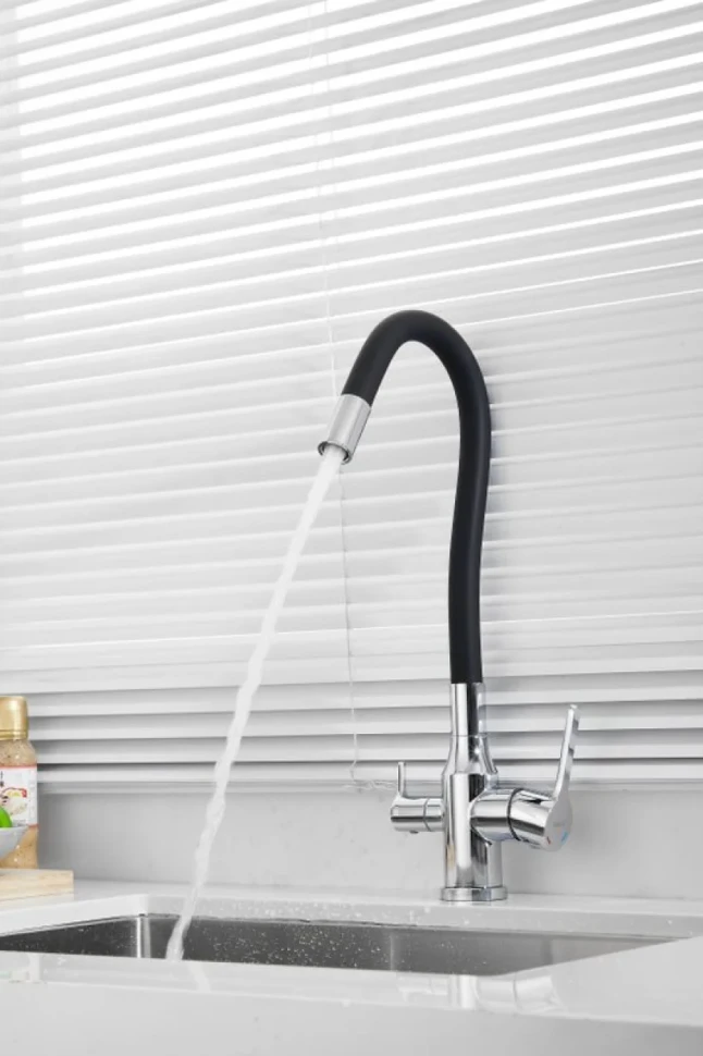 Смеситель для кухни BELZ B814 B76814 с гибким изливом, хром, черный