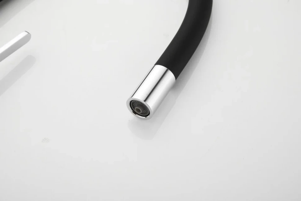 Смеситель для кухни BELZ B814 B76814 с гибким изливом, хром, черный