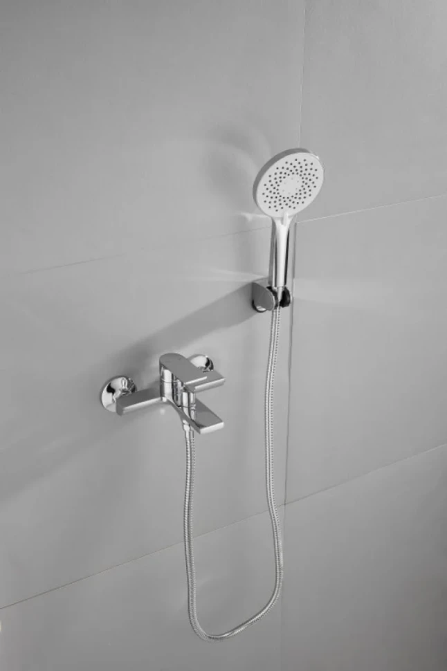 Смеситель для ванны с душем BELZ B679 B60679 хром