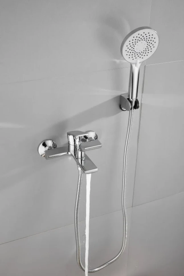 Смеситель для ванны с душем BELZ B679 B60679 хром