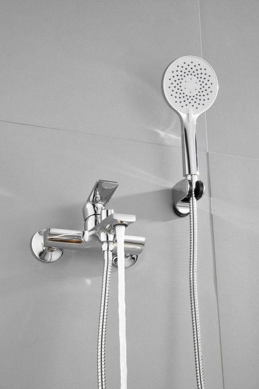 Смеситель для ванны с душем BELZ B679 B60679 хром