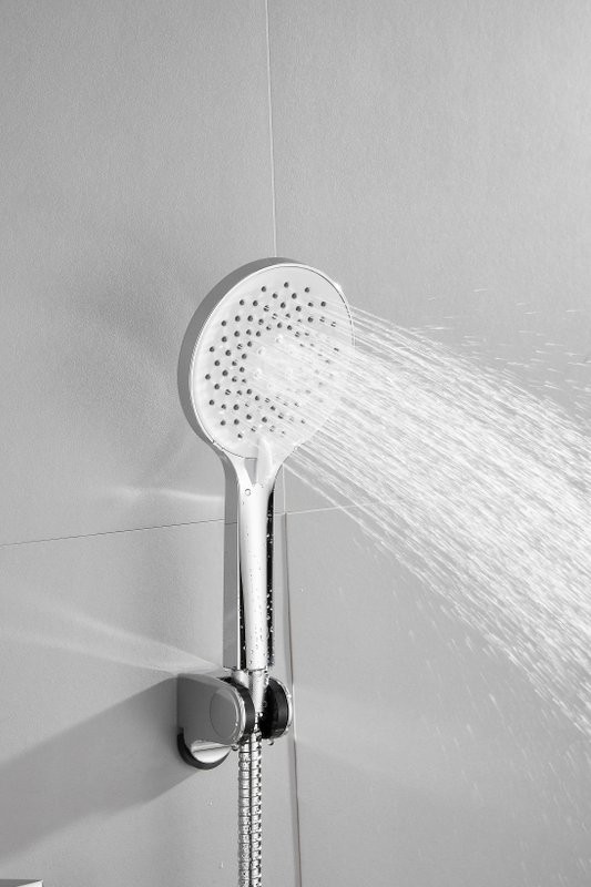 Смеситель для ванны с душем BELZ B679 B60679 хром