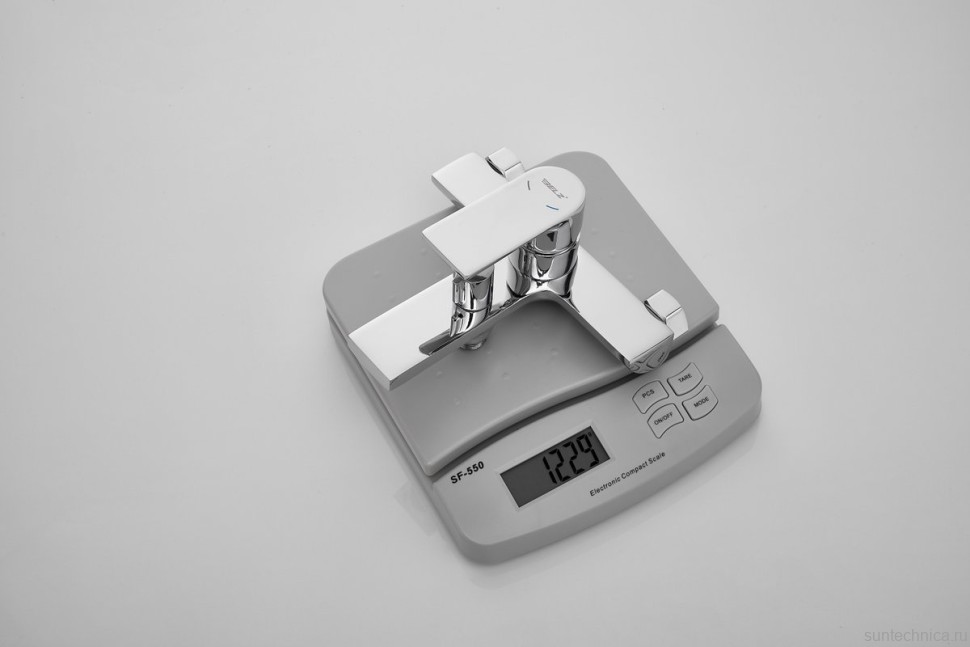 Смеситель для ванны с душем BELZ B679 B60679 хром