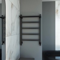 Полотенцесушитель электрический Grota Lore 530х800 RAL9005 EL 80x55 см, подключение справа, слева, скрытое подключение справа, матовый черный, лесенка, из стали, с полкой