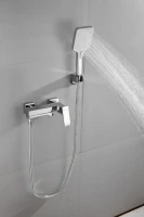 Смеситель для ванны с душем BELZ B507 B60507 хром Смеситель для ванны с душем BELZ B507 B60507 хром
