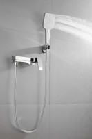 Смеситель для ванны с душем BELZ B507 B60507 хром Смеситель для ванны с душем BELZ B507 B60507 хром