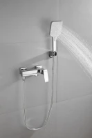 Смеситель для ванны с душем BELZ B507 B60507 хром Смеситель для ванны с душем BELZ B507 B60507 хром
