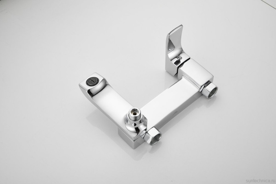 Смеситель для ванны с душем BELZ B507 B60507 хром