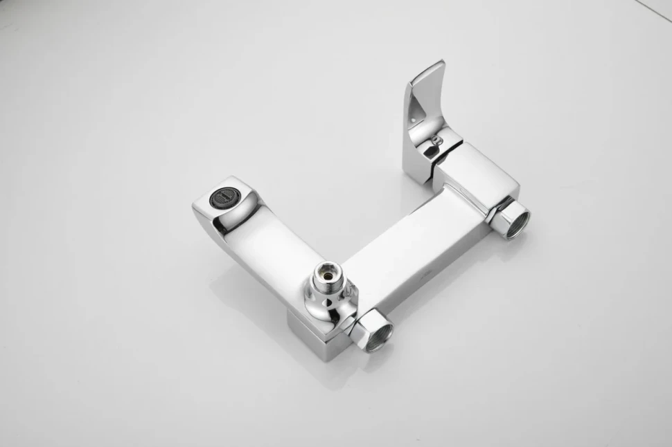 Смеситель для ванны с душем BELZ B507 B60507 хром