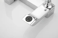 Смеситель для ванны с душем BELZ B507 B60507 хром Смеситель для ванны с душем BELZ B507 B60507 хром