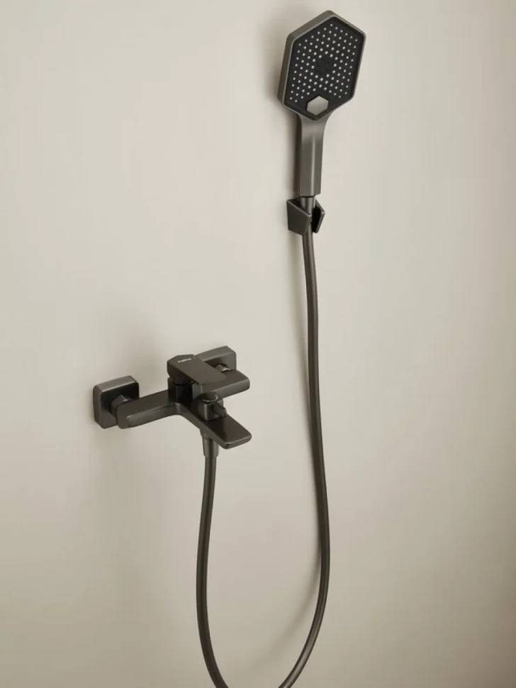 Смеситель для ванны с душем Haiba HB60726-3 оружейная сталь