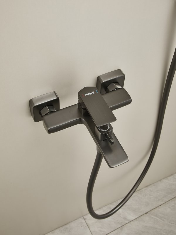 Смеситель для ванны с душем Haiba HB60726-3 оружейная сталь