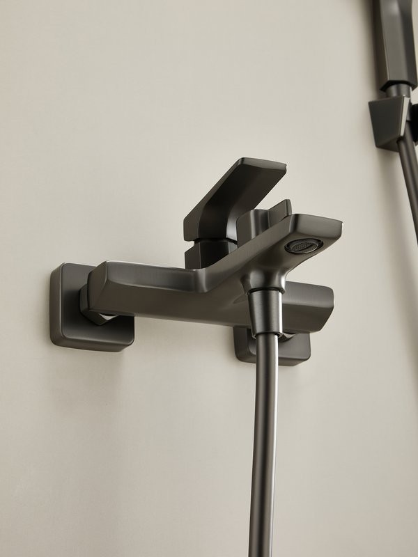 Смеситель для ванны с душем Haiba HB60726-3 оружейная сталь