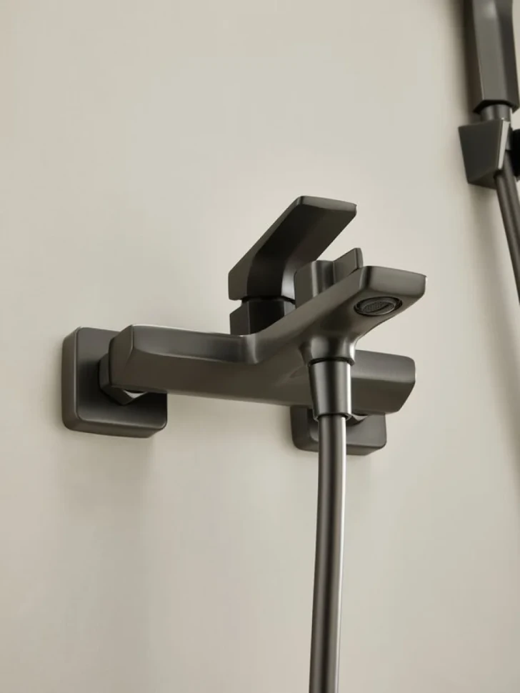 Смеситель для ванны с душем Haiba HB60726-3 оружейная сталь