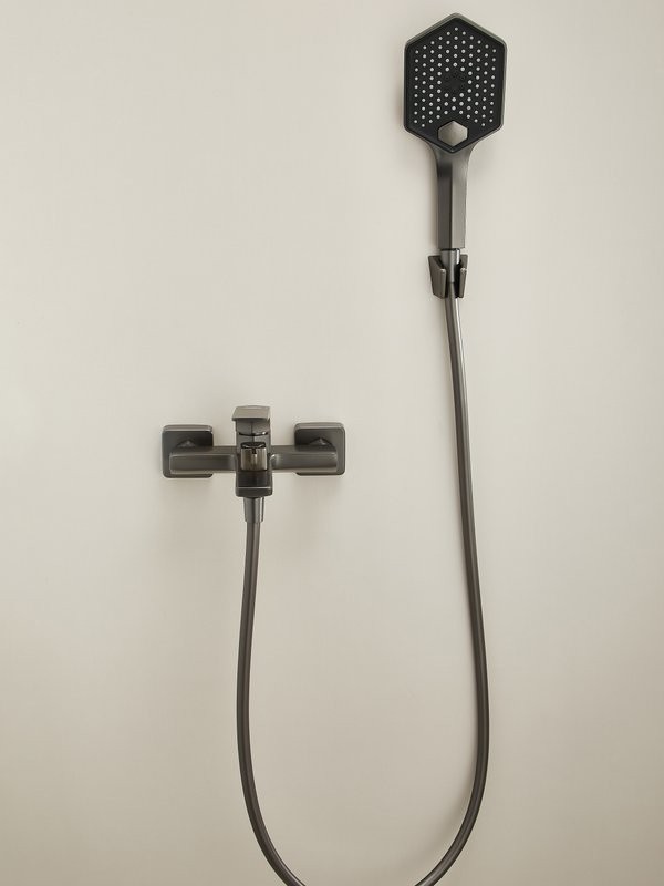 Смеситель для ванны с душем Haiba HB60726-3 оружейная сталь