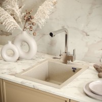 Мойка кухонная Ulgran U-404 302 песочная + дозатор U-01 песочный