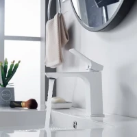 Смеситель для раковины Shevanik S6101C белый Смеситель для раковины Shevanik S6101C белый